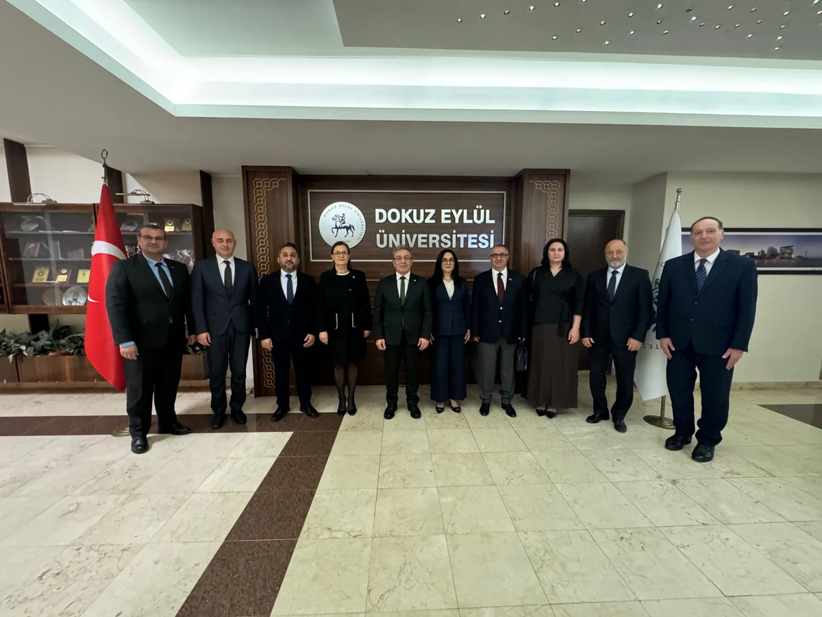 İzmirdə azərbaycanlılara qarşı törədilmiş soyqırımlara həsr olunmuş panel-konfrans keçirilib