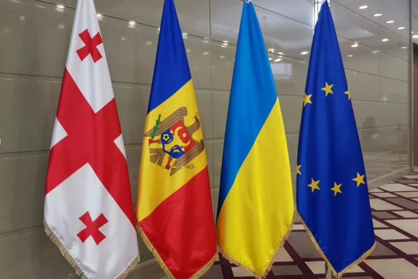 Украине и Молдавии предоставили статус кандидата на вступление в ЕС