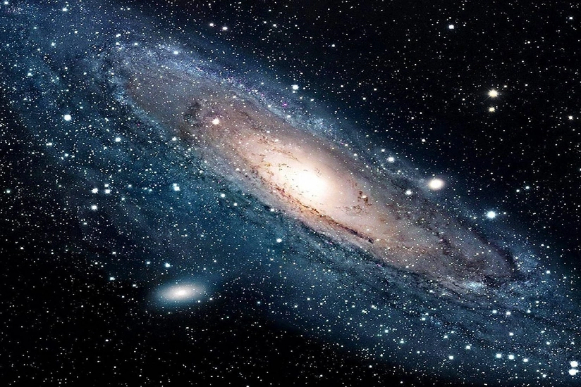 Опубликовано первое в истории изображение черной дыры - ФОТО