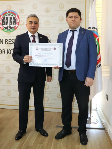 Bir vəkilin fəaliyyəti dayandırılıb, beşinə töhmət verilib