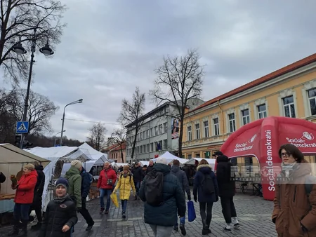 Yüzyarpaqlı simtalapis, baranka şirniyyatı: Litvadakı Kaziukas yarmarkasından - REPORTAJ