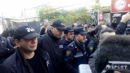 Azerbaijani activists protest in front of Armenian embassy in Tbilisi