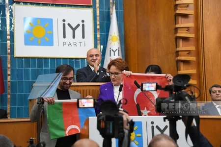 Qarabağ torpağı Türkiyə parlamentində partiya sədrinə təqdim olunub