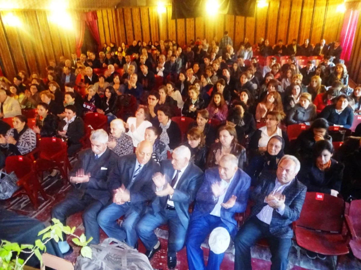 Bəxtiyar Əliyev Xətai rayonunda məskunlaşan ağdamlı seçicilərlə görüşüb