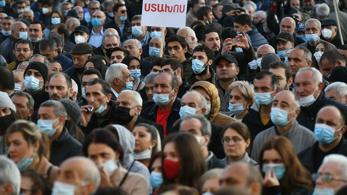 Ermənistan parlamenti qarşısında etiraz aksiyası keçirilib