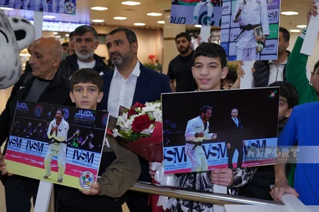 Dünya çempionu Hidayət Heydərov vətənə qayıdıb