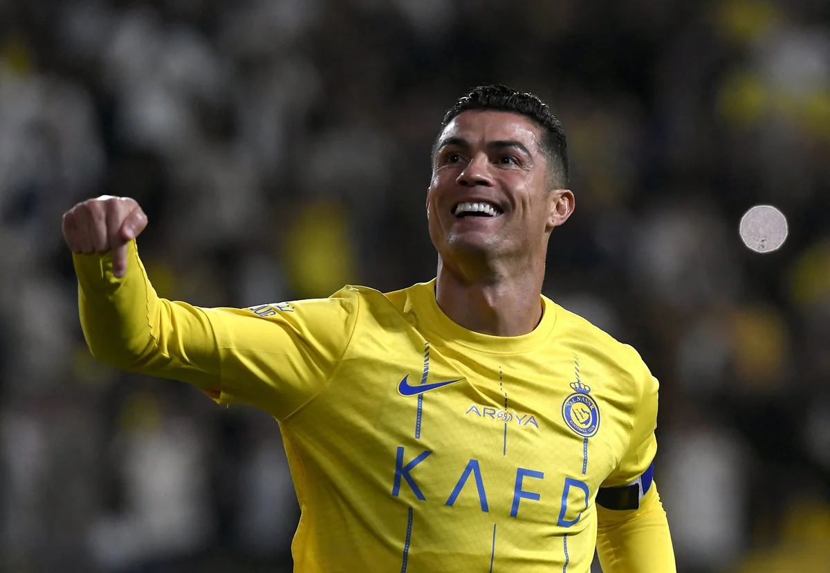 Ronaldu karyerasında 900 qol vuran ilk futbolçu olub