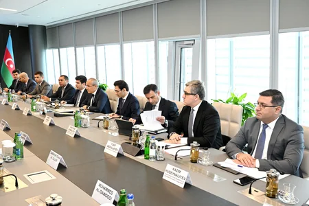 Azerbaijan, Iraq discuss expanding co-op in infrastructure projects