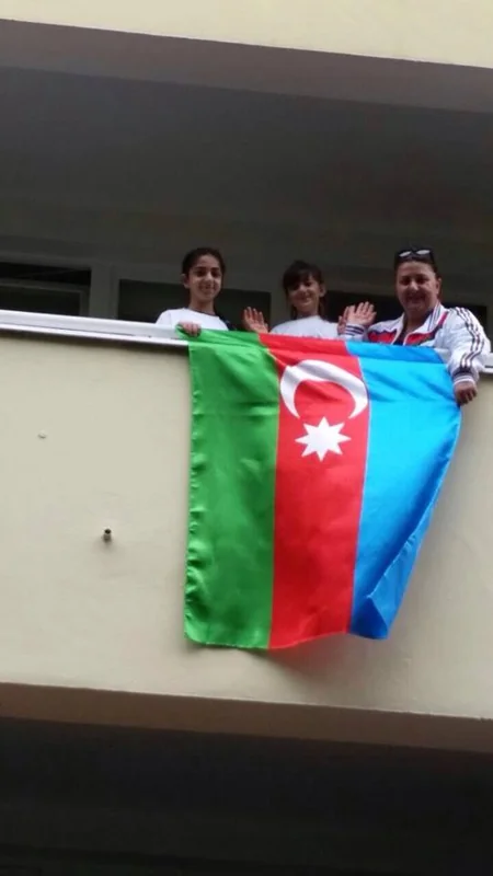 Almaniyada yaşayan azərbaycanlılar I Avropa Oyunları ilə əlaqədar bayraq aksiyası keçirir
