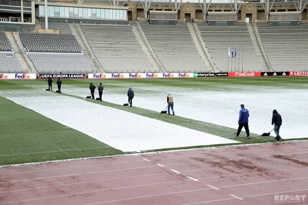 Qarabağ - Fiorentina oyunu üçün stadion qardan təmizlənir - FOTOREPORTAJ