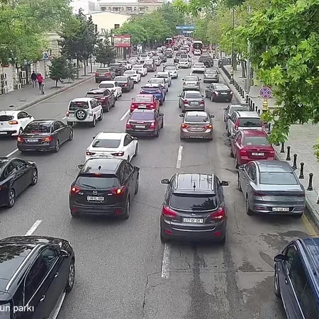 Bakının bəzi yollarında tıxac yaranıb - SİYAHI