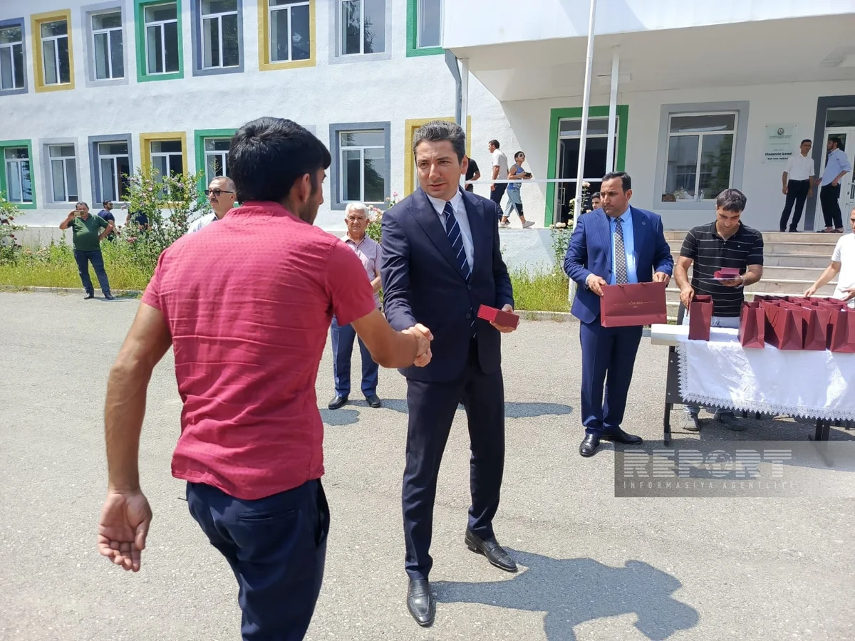 Növbəti köç karvanı Həsənriz kəndinə çatıb, açarlar təqdim olunub - YENİLƏNİB