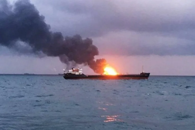 Koreya sahillərində yanan gəmidə Rusiyanın iki dənizçisinin meyiti aşkarlanıb