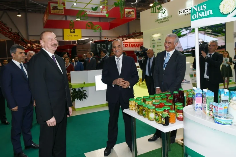 Prezident İlham Əliyev XXV Azərbaycan Beynəlxalq Qida Sənayesi və XIII Azərbaycan Beynəlxalq Kənd Təsərrüfatı sərgiləri ilə tanış olub - YENİLƏNİB