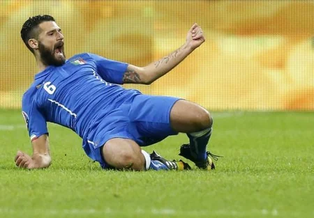 ​İtaliya-Xorvatiya oyunu 73-cü dəqiqədə yarımçıq dayandırılıb