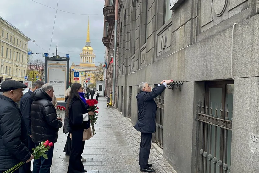 В Санкт-Петербурге почтили память Гейдара Алиева