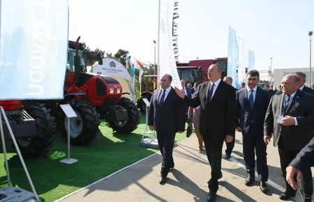 Prezident İlham Əliyev XXV Azərbaycan Beynəlxalq Qida Sənayesi və XIII Azərbaycan Beynəlxalq Kənd Təsərrüfatı sərgiləri ilə tanış olub - YENİLƏNİB