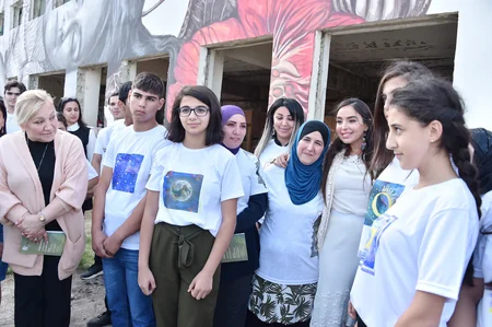 Leyla Əliyeva və Arzu Əliyeva “Açılan divar” ictimai incəsənət layihəsinin təqdimatında iştirak ediblər
