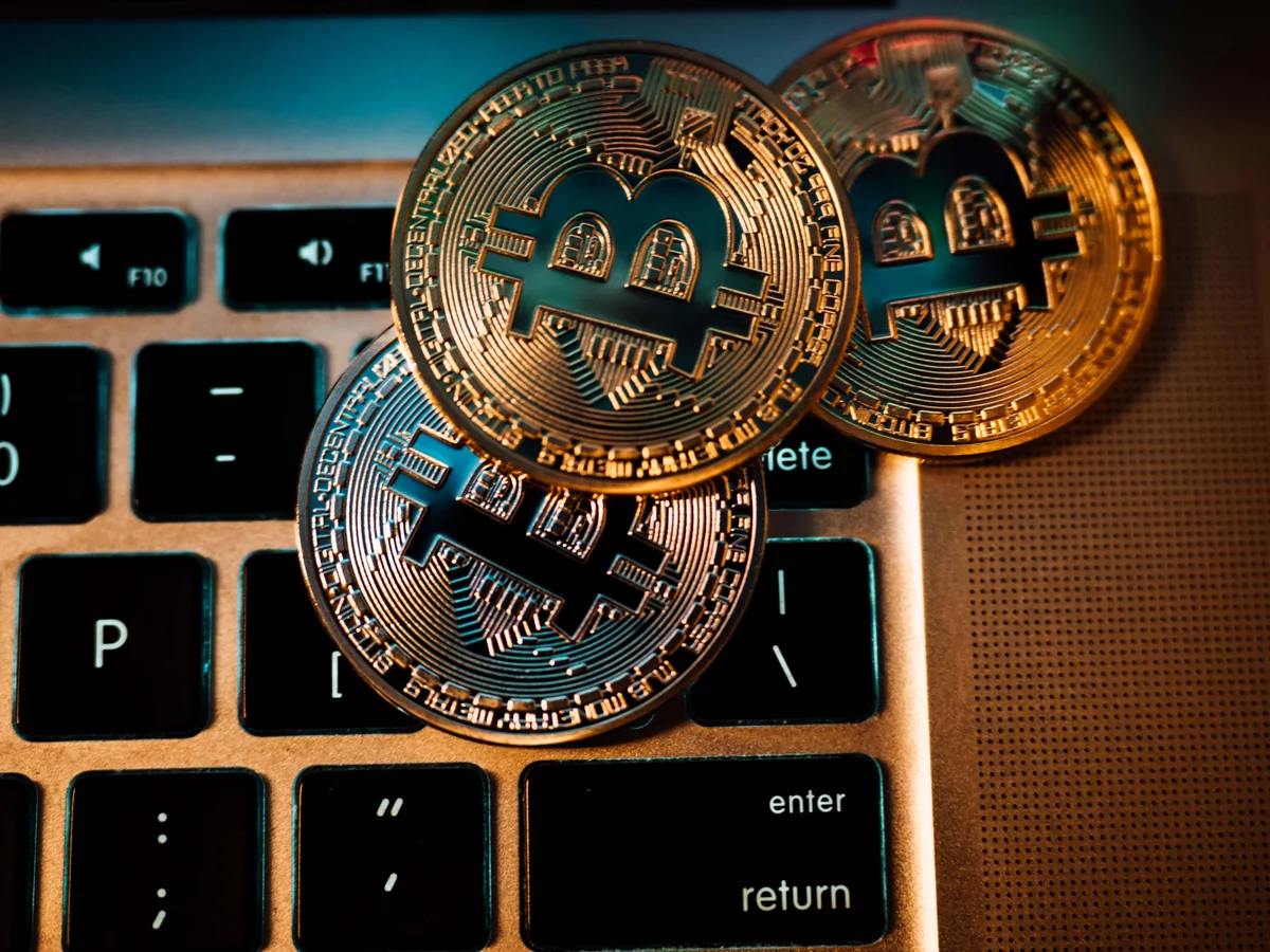 Bitkoinin məzənnəsi artdı