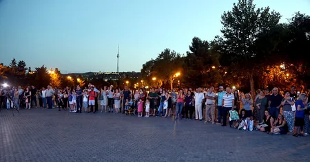 Silahlı Qüvvələrin 100 illik yubileyi münasibətilə hərbi mahnılardan ibarət konsert keçirilib