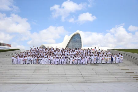 Heydər Əliyev Mərkəzinin parkında karate dərsi keçirilib