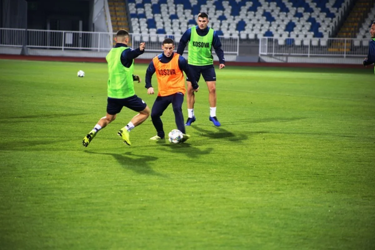 Kosovolu futbolçu: Azərbaycanın da necə oynayacağına baxmalıyıq