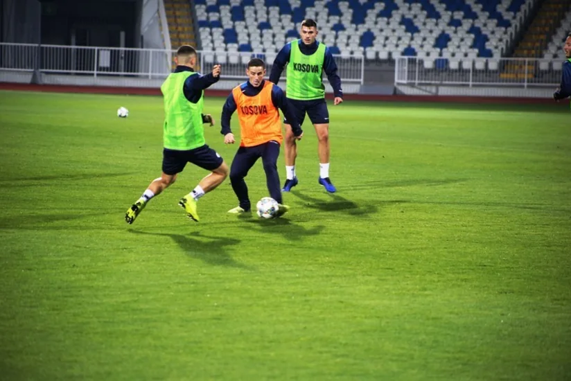 Kosovolu futbolçu: Azərbaycanın da necə oynayacağına baxmalıyıq