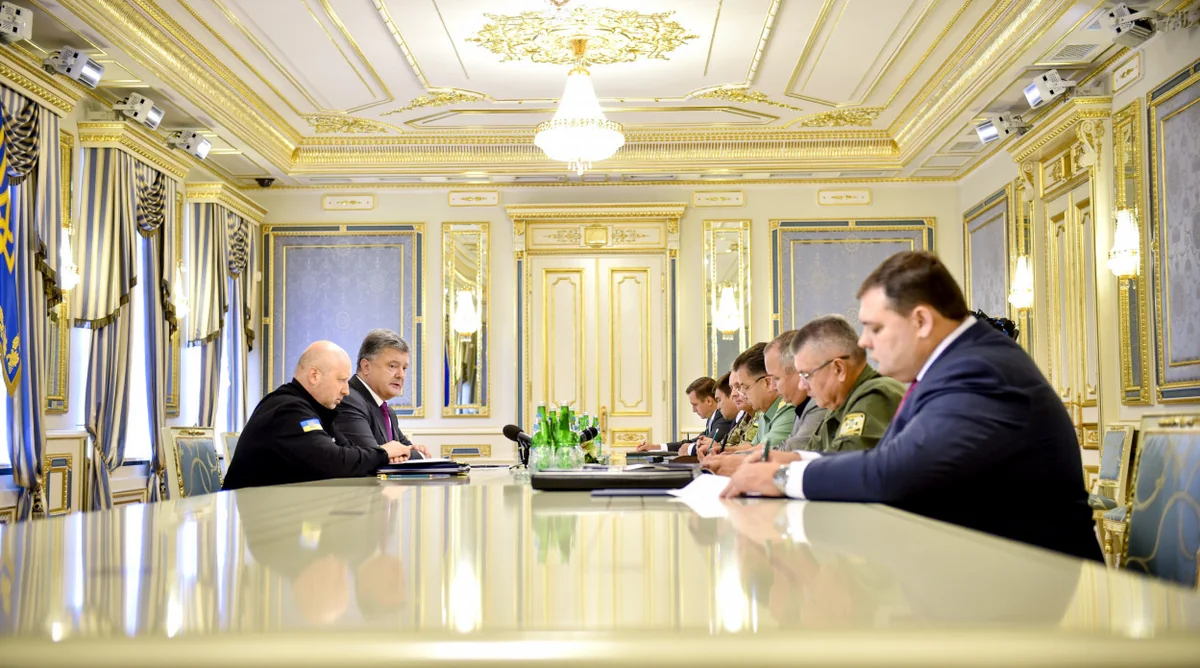 Ukrayna prezidenti XİN-ə Putin, Merkel və Ollandla əlaqə yaratmağı tapşırıb