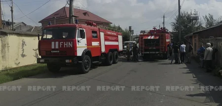 Lənkəranda ikimərtəbəli ev yanıb