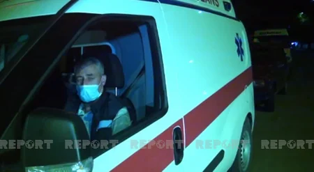 В Исмаиллы автомобиль врезался в дерево, водитель скончался