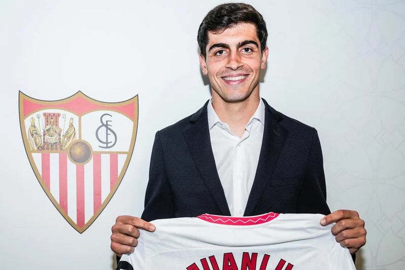 La Liqa təmsilçisi futbolçusu ilə müqavilə müddətini uzadıb