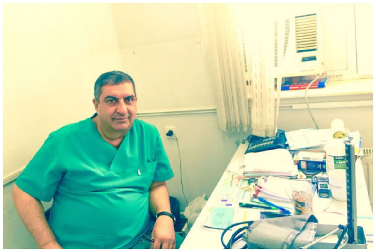 Azərbaycanda həkim vəfat edib