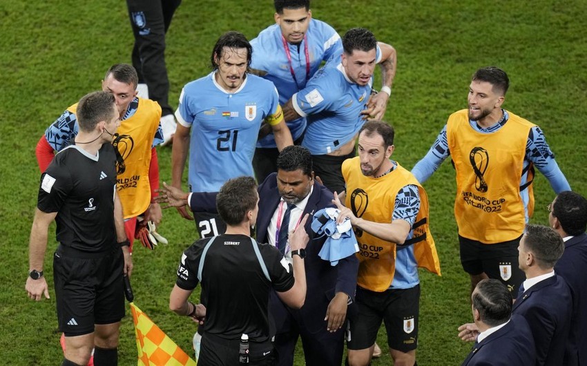 FIFA Uruqvay millisinin 4 futbolçusunu cəzalandırıb