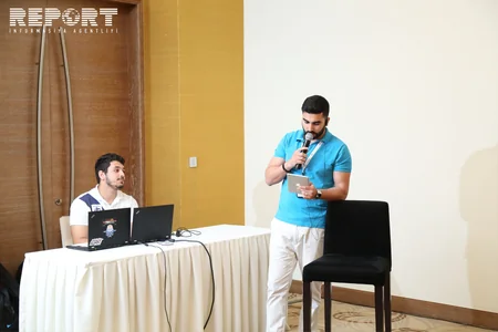Formula 1 pilotları mətbuat konfransında azərbaycanca Salam, Bakı deyib