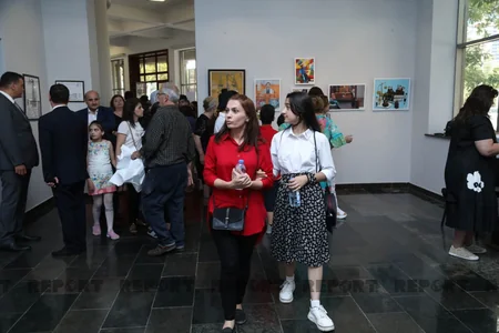 “Vəkillik peşəsi uşaqların gözü ilə” adlı uşaq rəsm sərgi-müsabiqəsi keçirilib