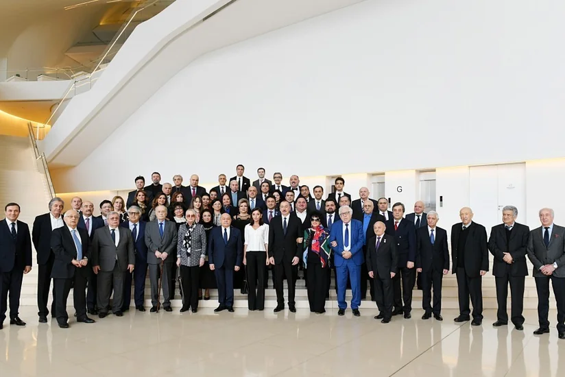 Prezident İlham Əliyev və birinci xanım Mehriban Əliyeva mədəniyyət və incəsənət xadimləri ilə görüşüblər - FOTOREPORTAJ - YENİLƏNİB-4