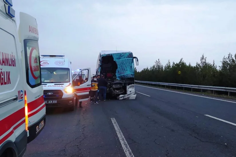 На Алтае при опрокидывании автобуса погибли трое граждан Монголии