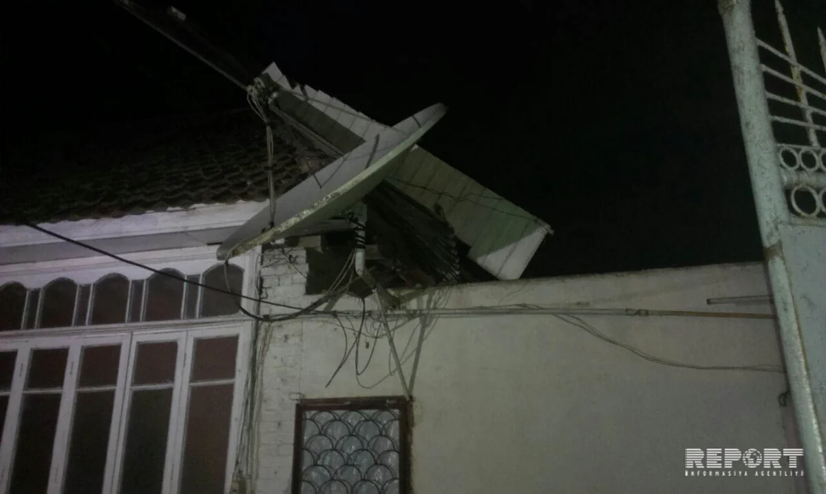 Lənkəranda güclü külək fəsadlar törədib - FOTO