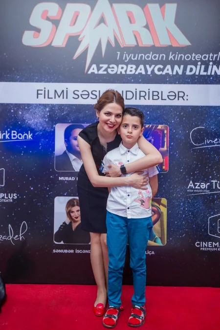 В кинотеатре CinemaPlus Ganjlik Mall прошла презентация Спарка - ВИДЕО