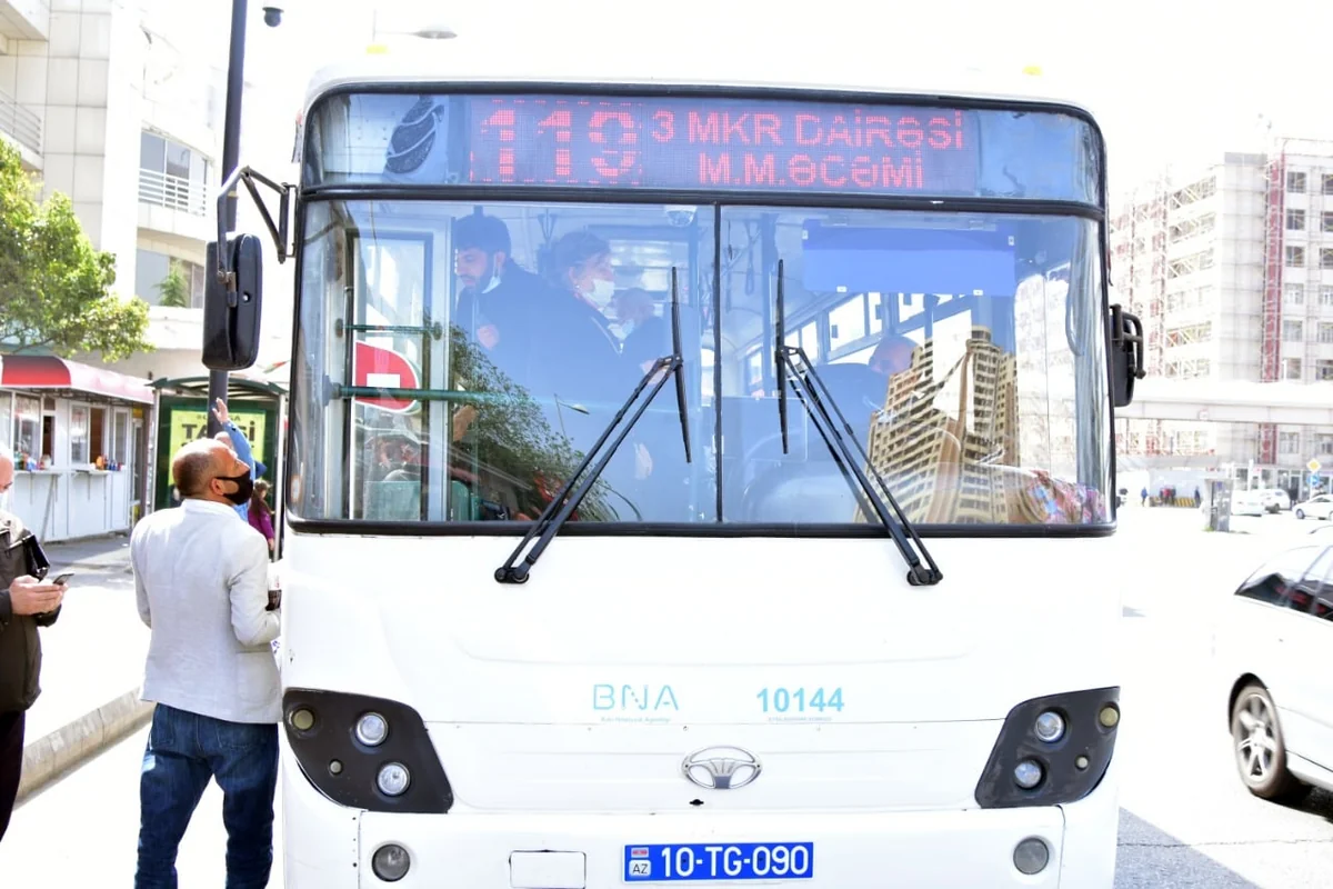 Sərnişinləri avtobusdan yarıyolda düşürmüş sürücü işdən müvəqqəti kənarlaşdırılıb