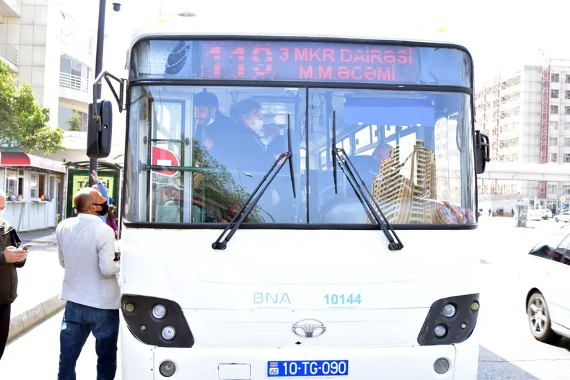 Sərnişinləri avtobusdan yarıyolda düşürmüş sürücü işdən müvəqqəti kənarlaşdırılıb