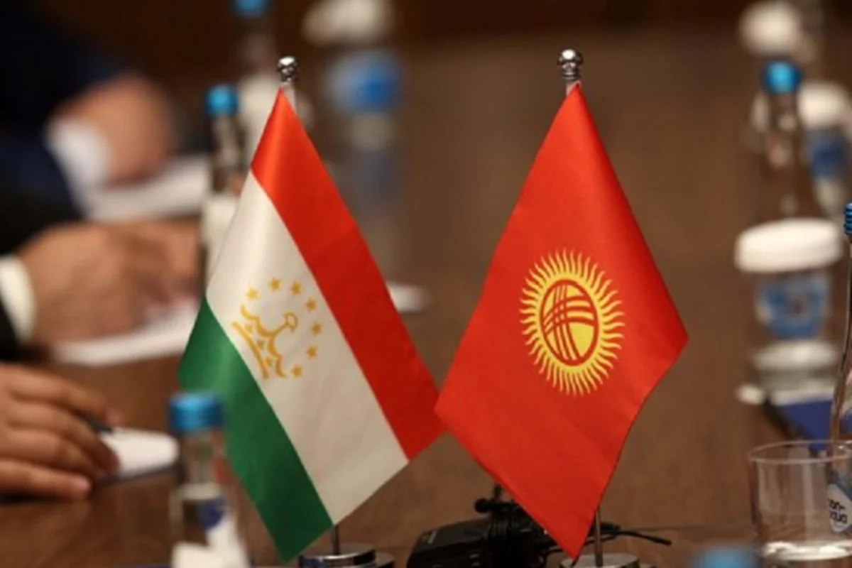 Heads of Kyrgyz, Tajik regions begin negotiations on situation at border