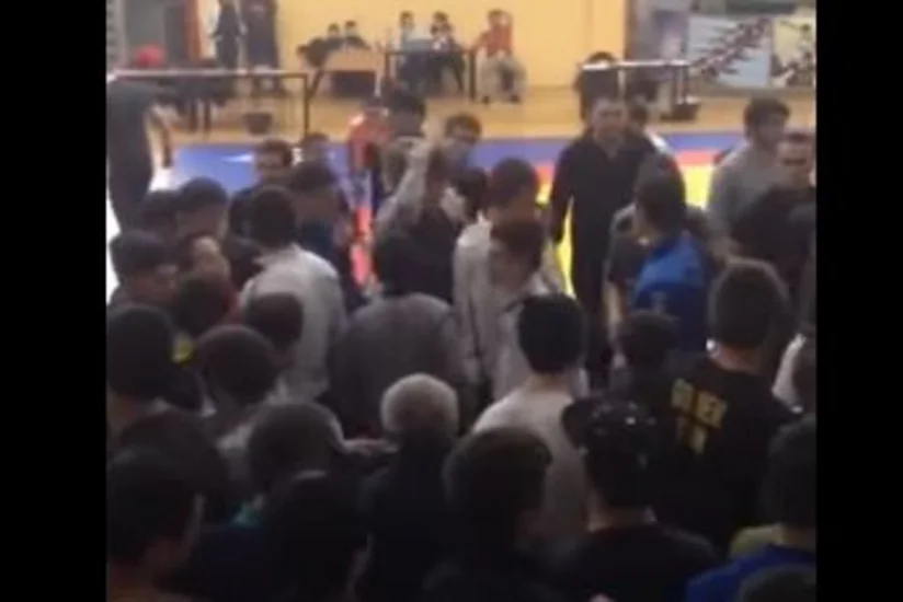 В Дагестане на турнире по борьбе произошла массовая драка - ВИДЕО