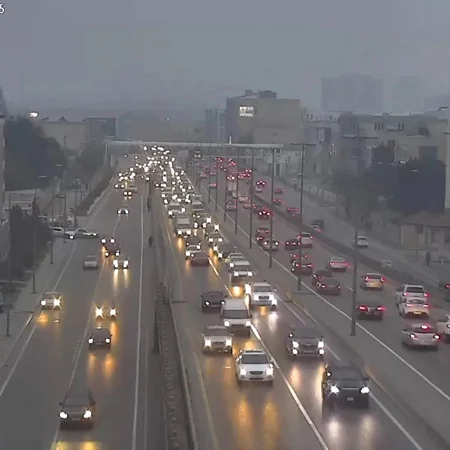 Bakının bir sıra yollarında tıxac müşahidə edilir