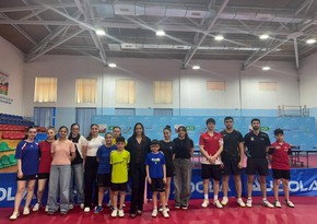 AMADA stolüstü tennisçilər üçün seminar təşkil edib