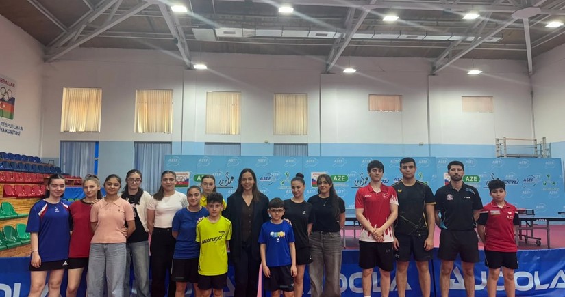 AMADA stolüstü tennisçilər üçün seminar təşkil edib