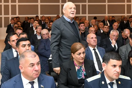 Naxçıvanda bələdiyyələrin fəaliyyətindəki problemlər müzakirə olunub
