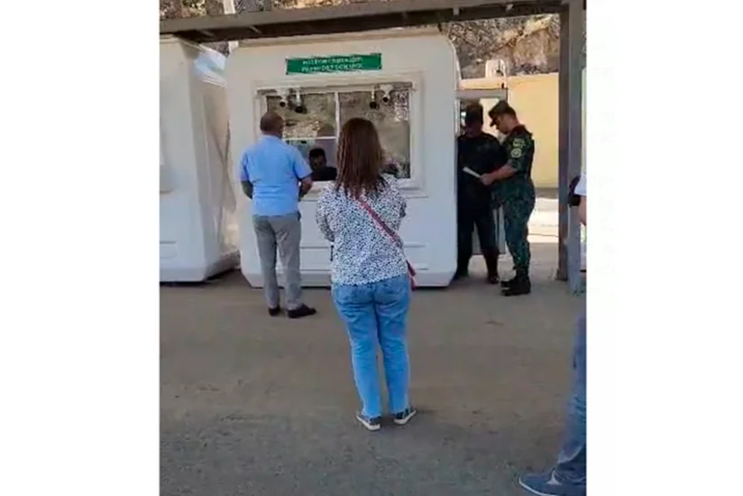 Армянские жители Карабаха беспрепятственно пересекают пограничный пункт пропуска Лачын