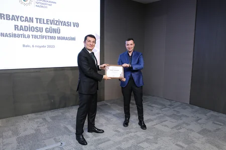 İqtisadiyyat Nazirliyi bir sıra televiziya işçilərini Fəxri fərmanla təltif edib