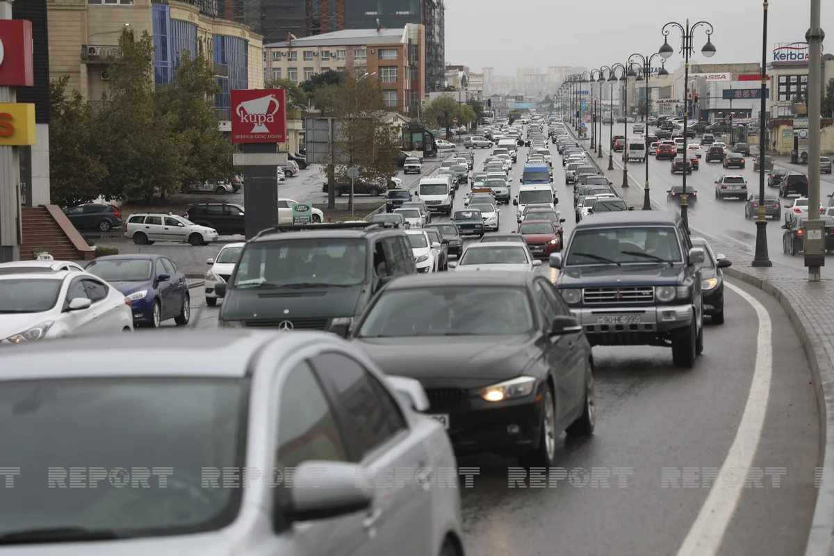 Deputat: “Hər gün 2-3 saat tıxacda qalırıq”
